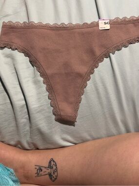 🌧️SO Lace-Trim Thong in Mauve Brown